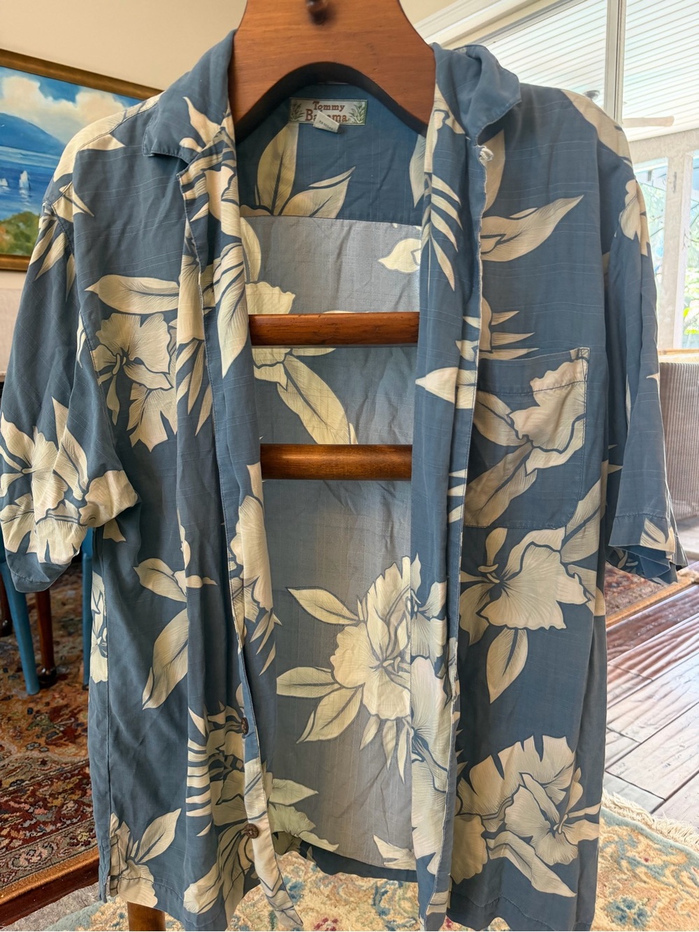 Tommy Bahama 100% Silk Blue Floral Hawaiian Camp Shirt Men’s Medium